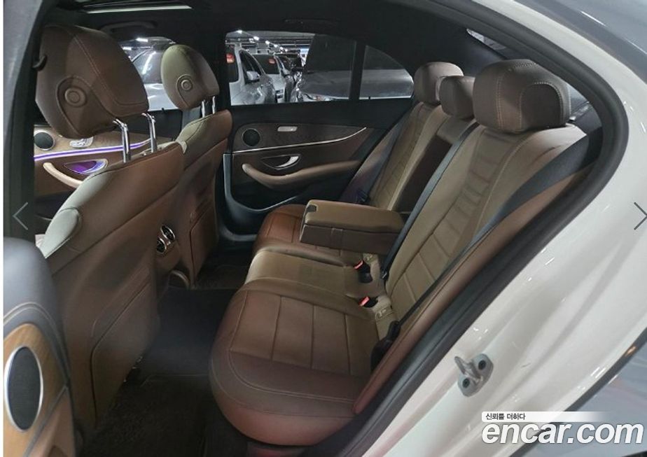 Mercedes-Benz E-Class 2022