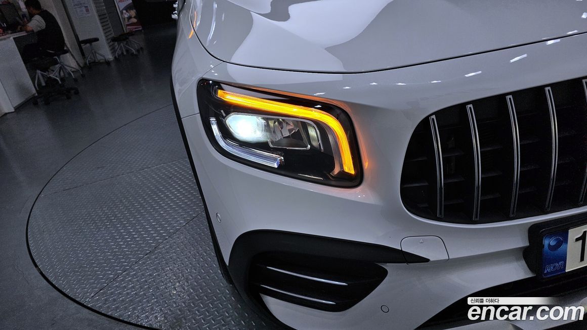 Mercedes-Benz GLB-Class 2021