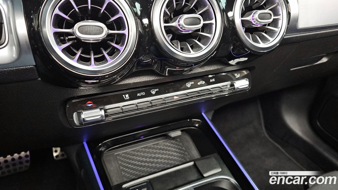 Mercedes-Benz GLB-Class 2021