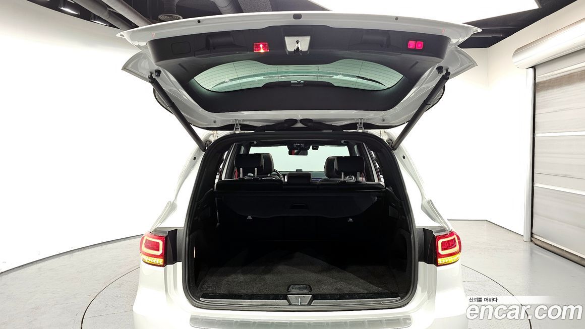 Mercedes-Benz GLB-Class 2021