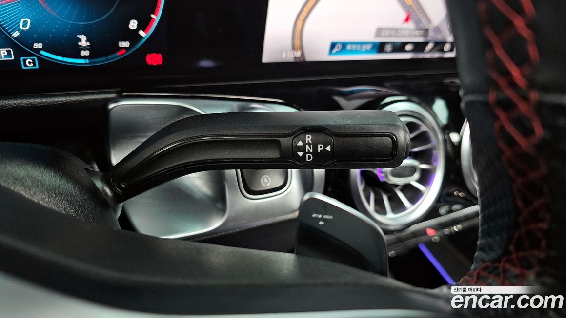 Mercedes-Benz GLB-Class 2021