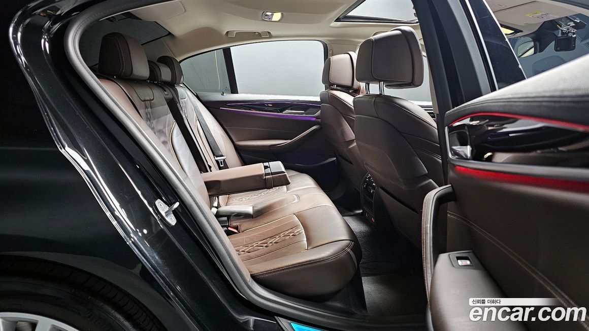 BMW 5-Series 2021