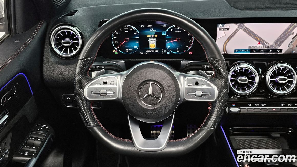 Mercedes-Benz GLB-Class 2021