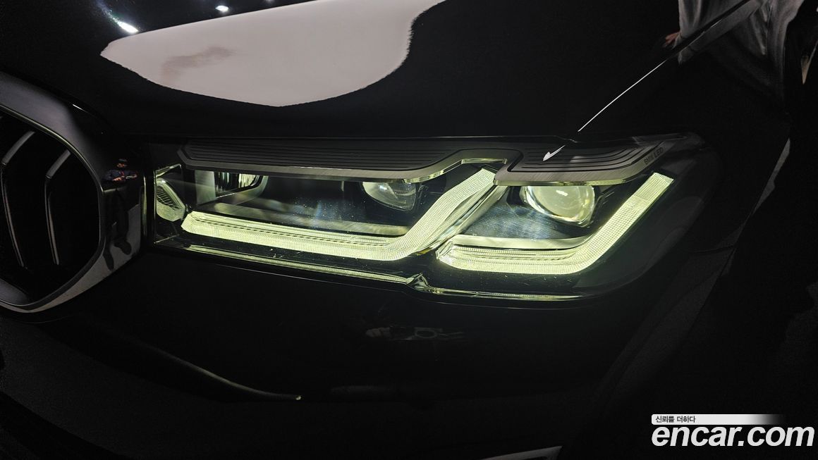 BMW 5-Series 2021