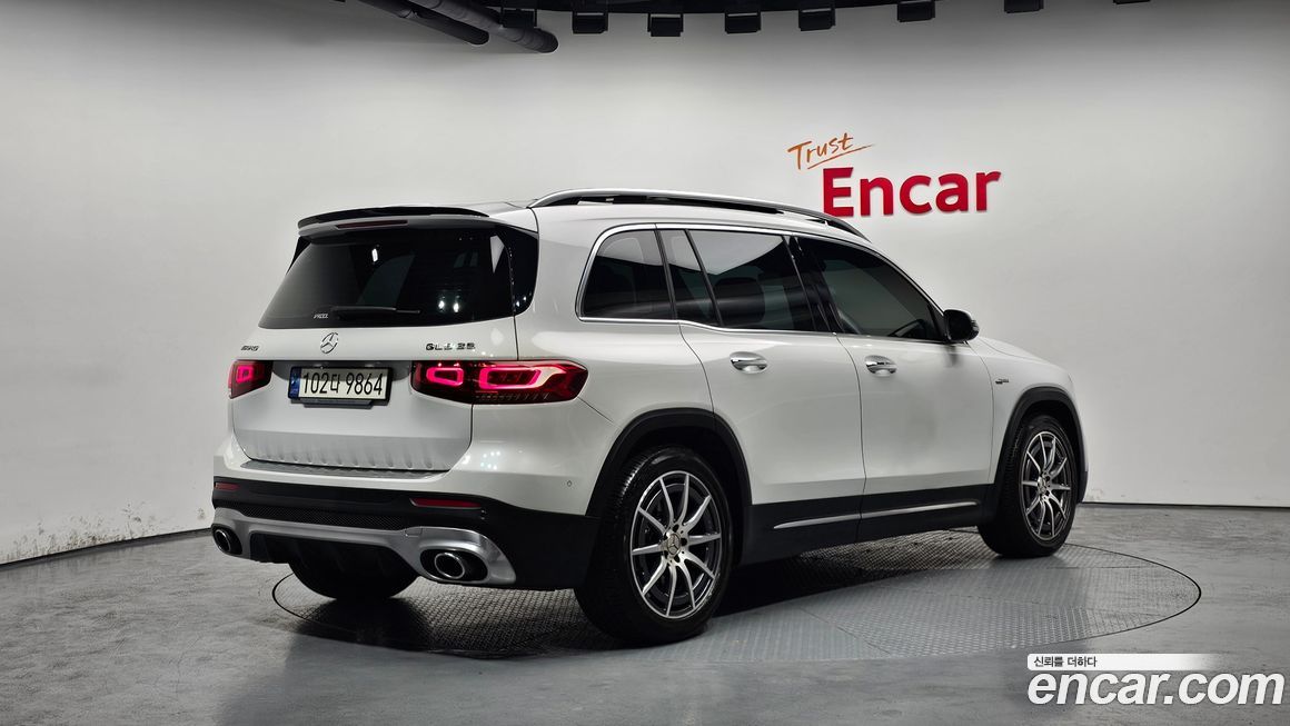 Mercedes-Benz GLB-Class 2021