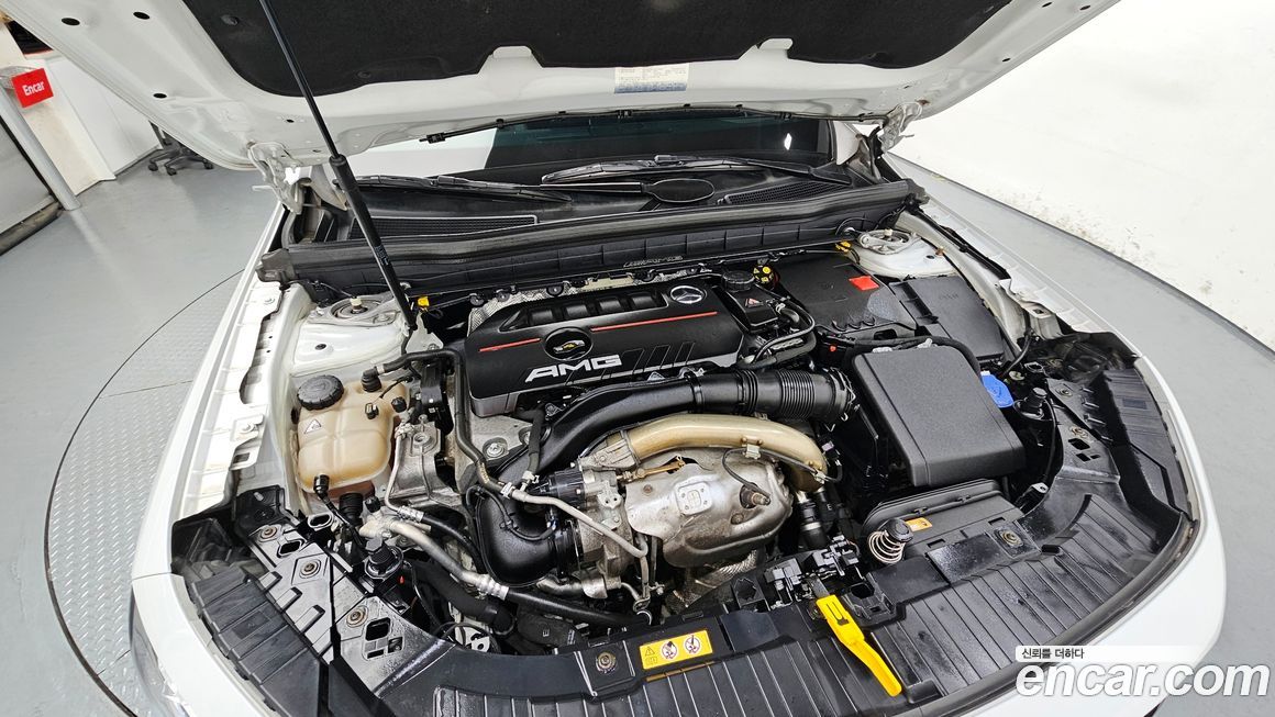 Mercedes-Benz GLB-Class 2021