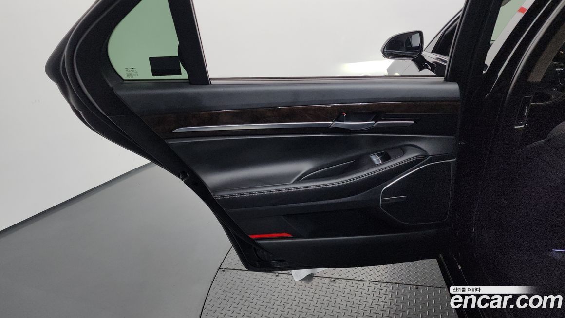 Genesis G90 2021