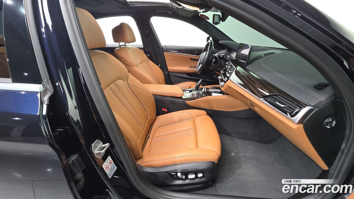 BMW 5-Series 2021