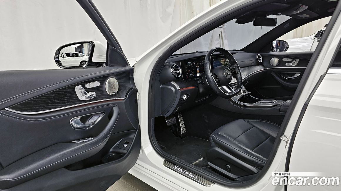 Mercedes-Benz E-Class 2022