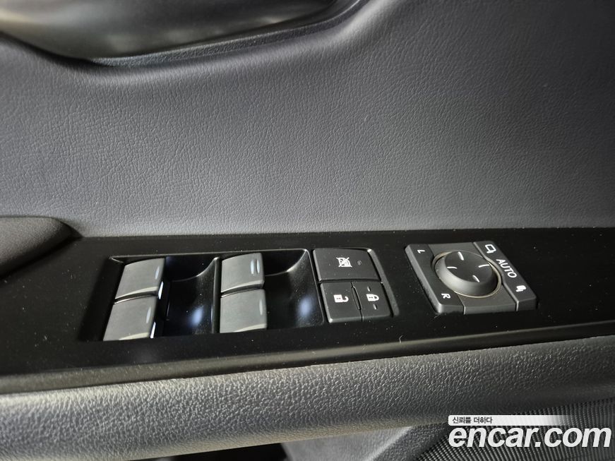 Lexus UX 2024