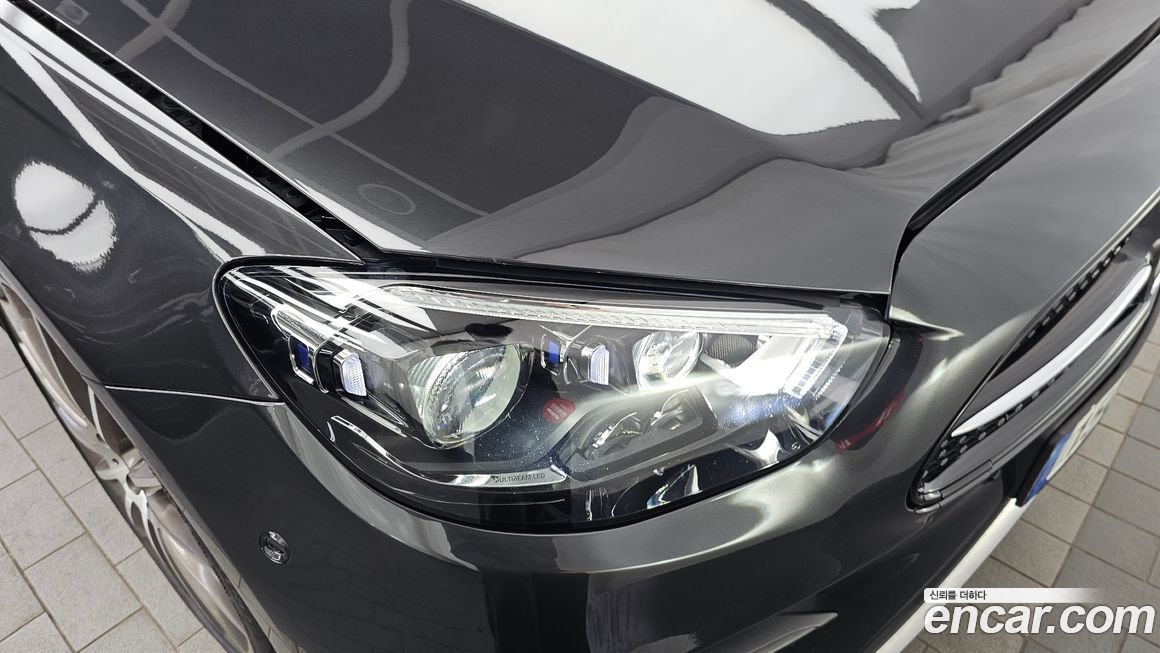 Mercedes-Benz E-Class 2022