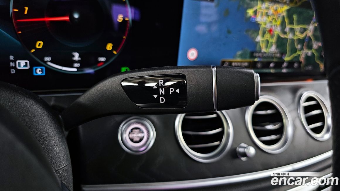 Mercedes-Benz E-Class 2022