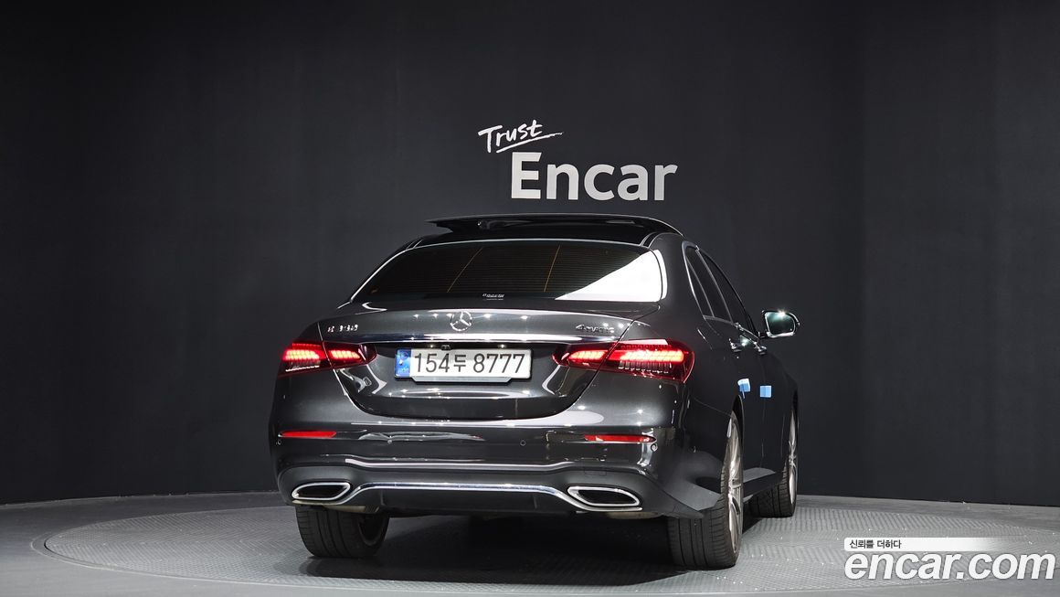 Mercedes-Benz E-Class 2022