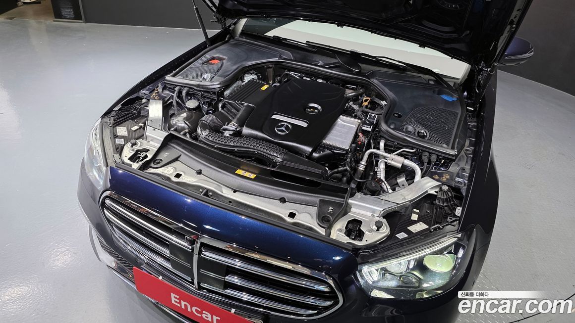 Mercedes-Benz E-Class 2022