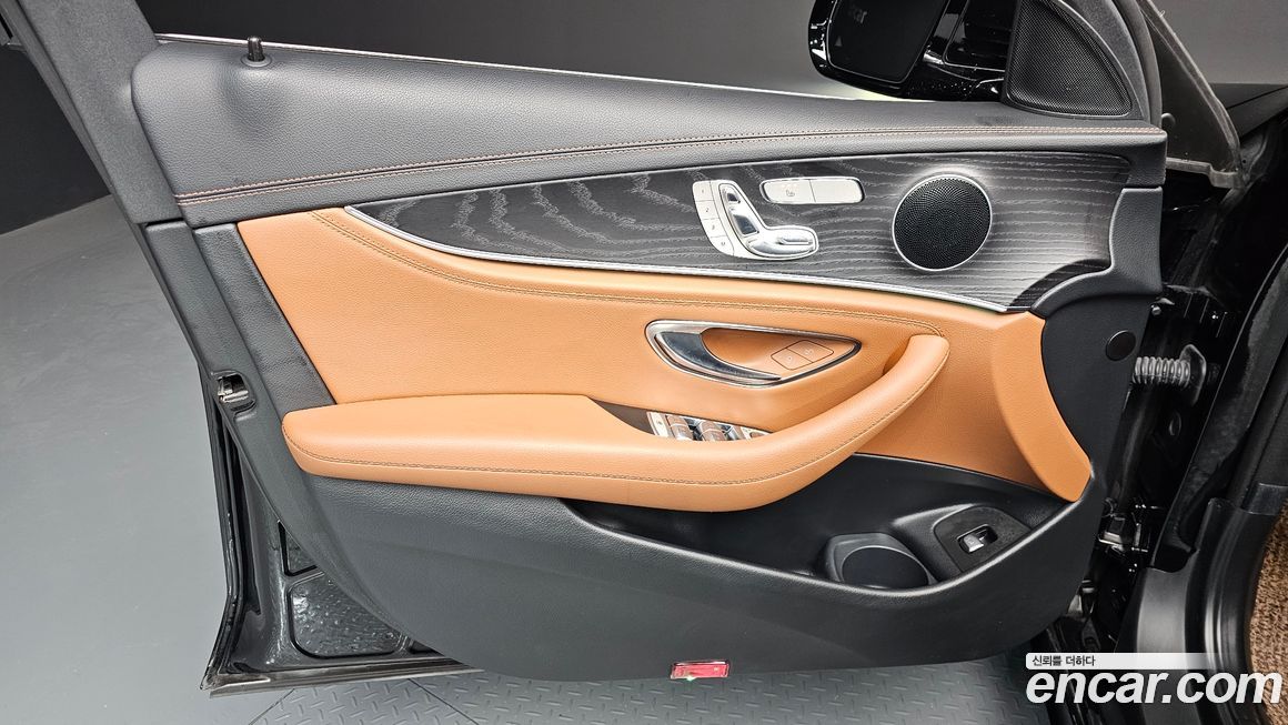 Mercedes-Benz E-Class 2021