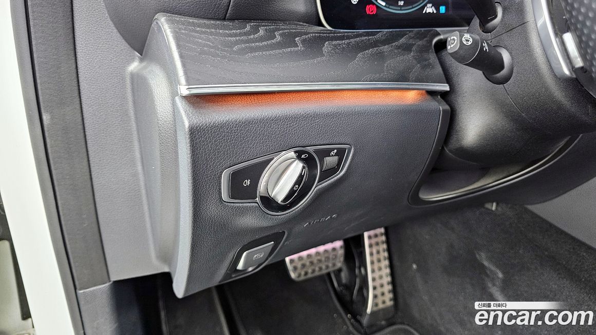 Mercedes-Benz E-Class 2022