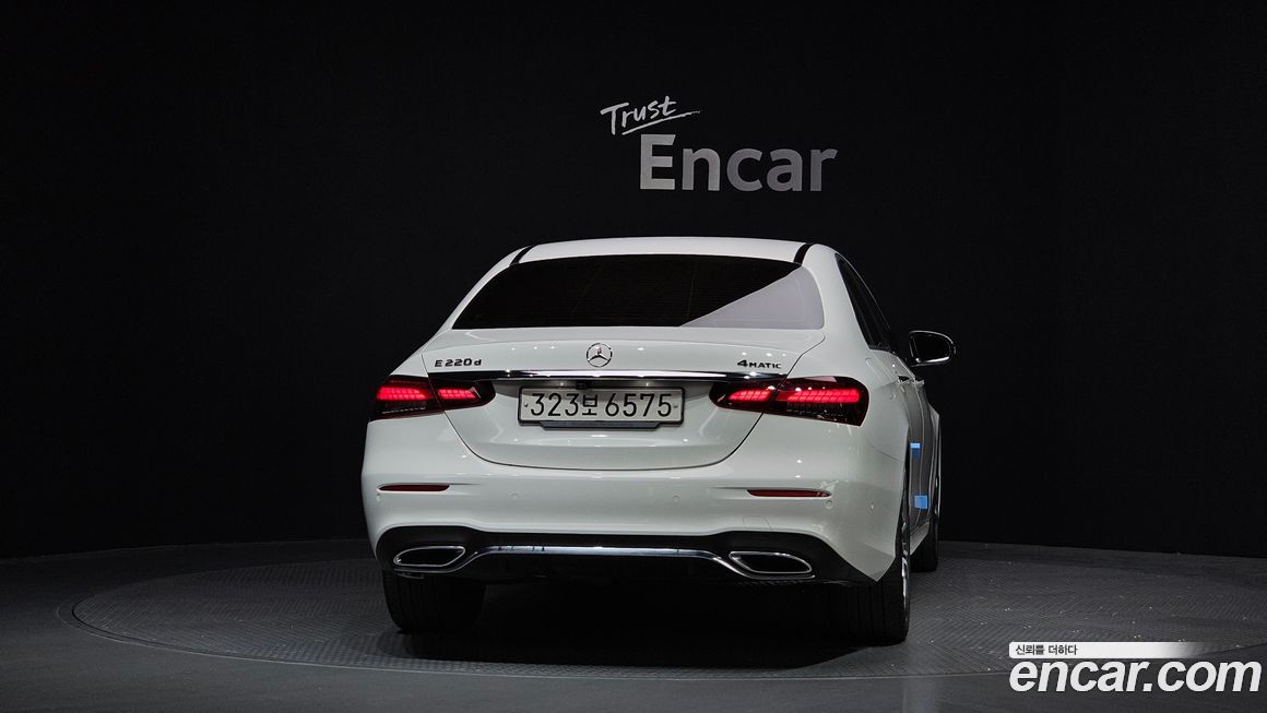 Mercedes-Benz E-Class 2022