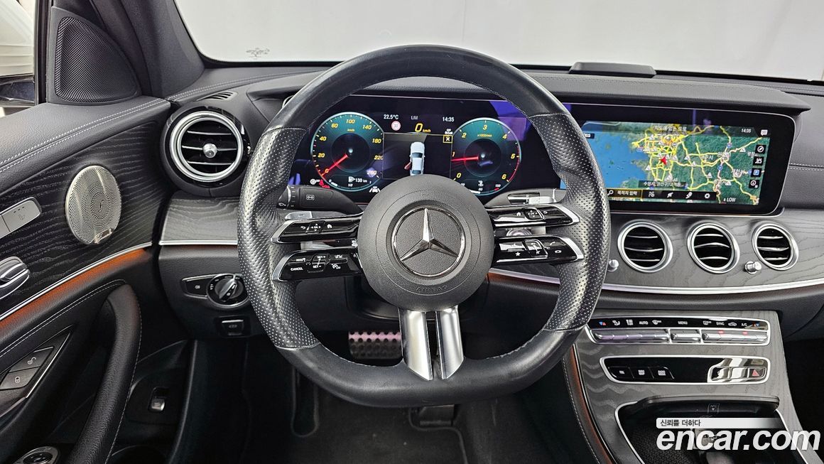 Mercedes-Benz E-Class 2022