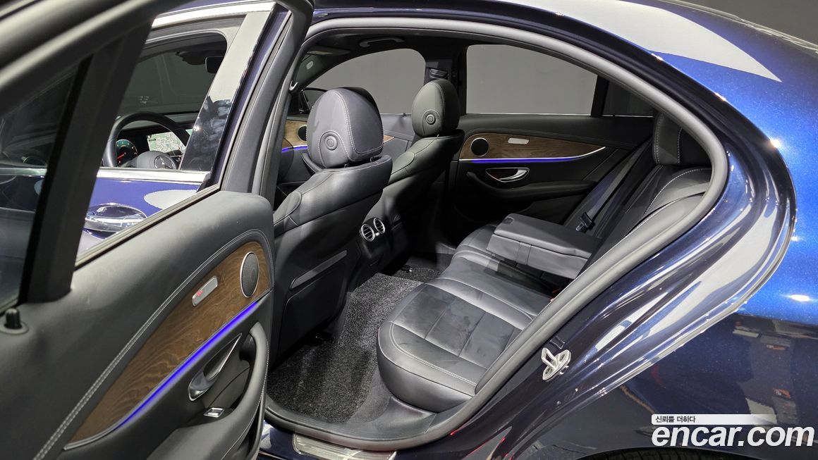 Mercedes-Benz E-Class 2022