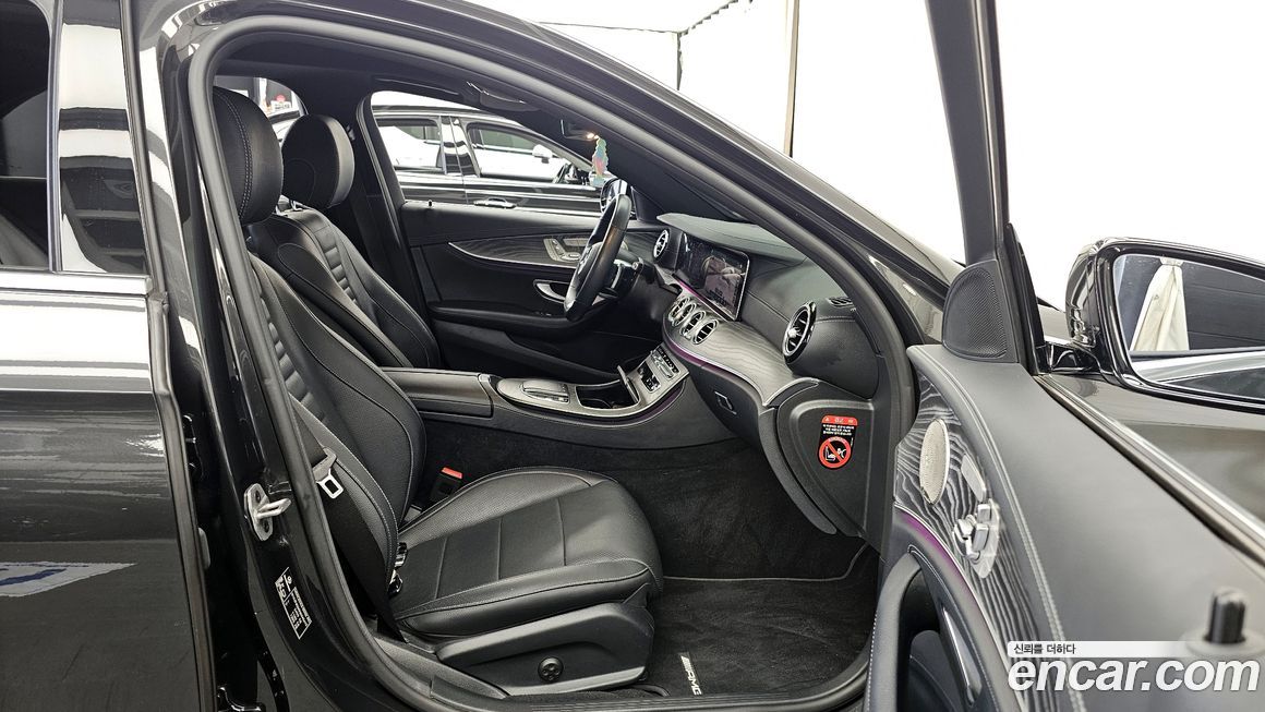 Mercedes-Benz E-Class 2022