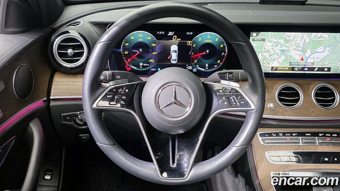 Mercedes-Benz E-Class 2022