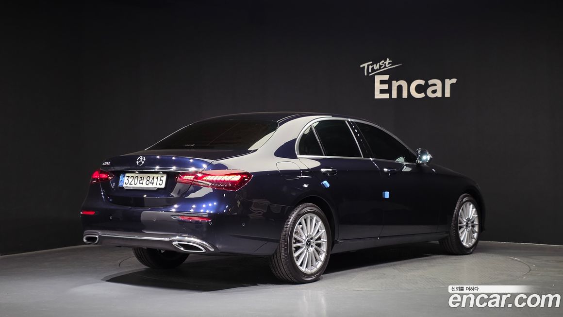 Mercedes-Benz E-Class 2022