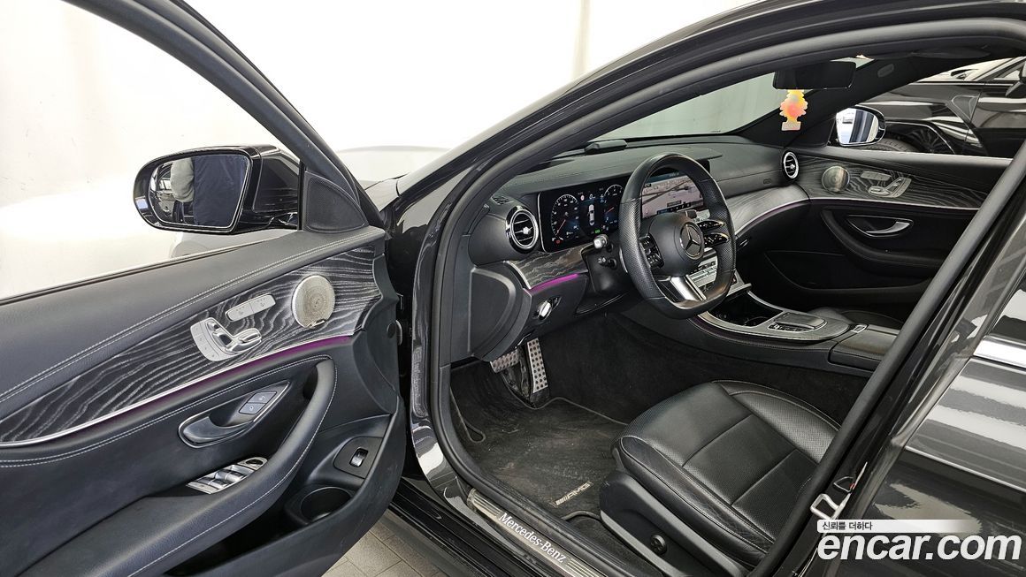 Mercedes-Benz E-Class 2022