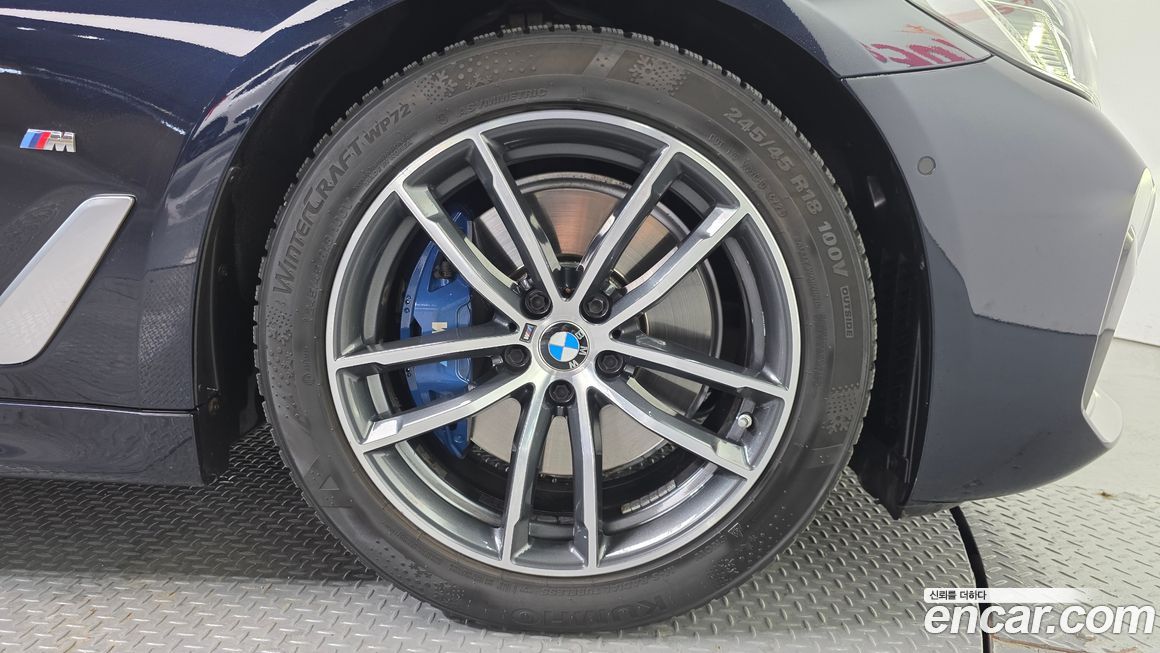 BMW 5-Series 2021