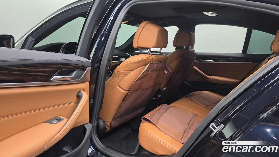 BMW 5-Series 2021