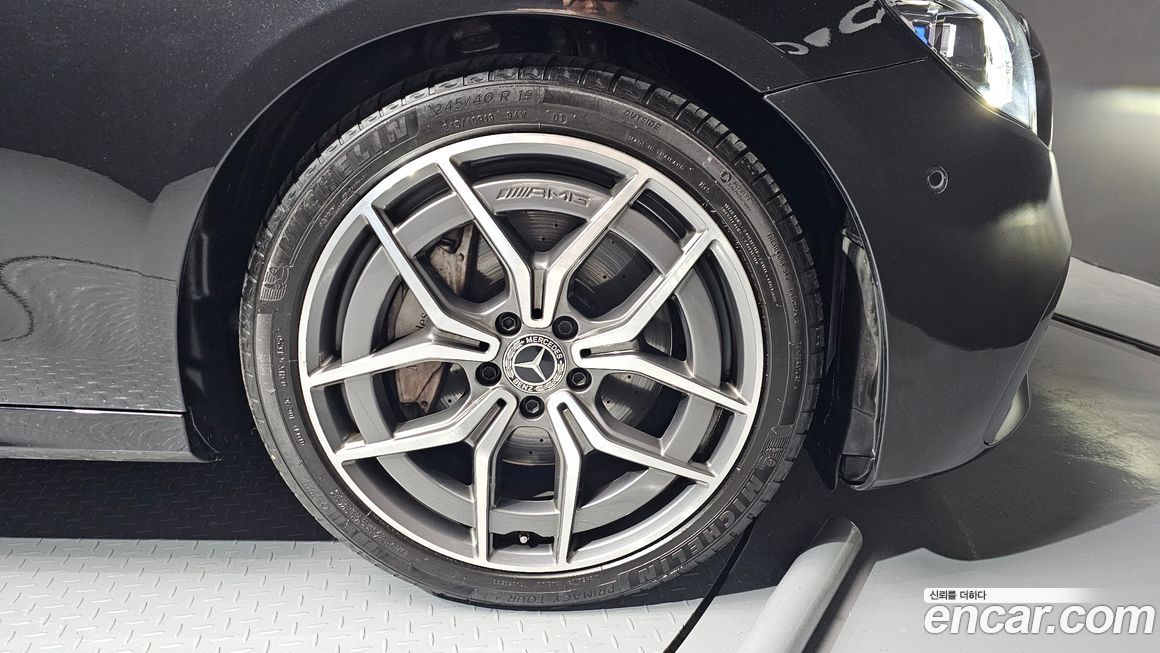 Mercedes-Benz E-Class 2021