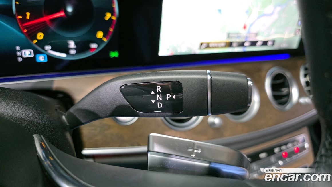 Mercedes-Benz E-Class 2022