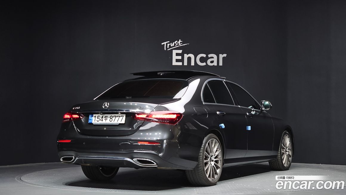 Mercedes-Benz E-Class 2022