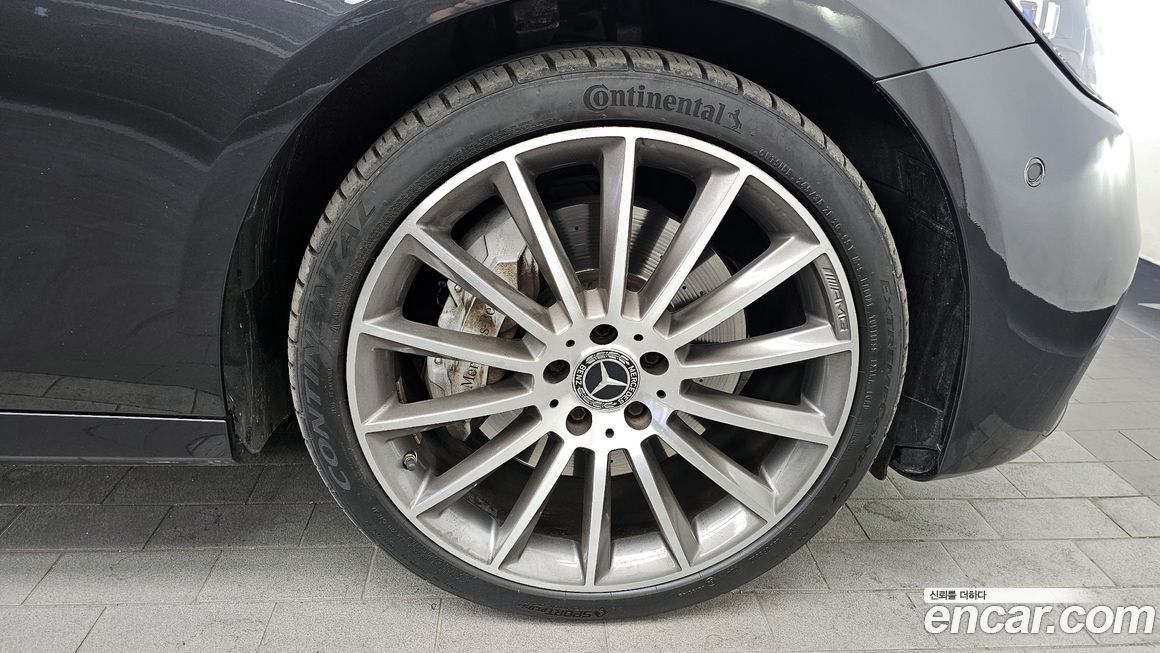 Mercedes-Benz E-Class 2022