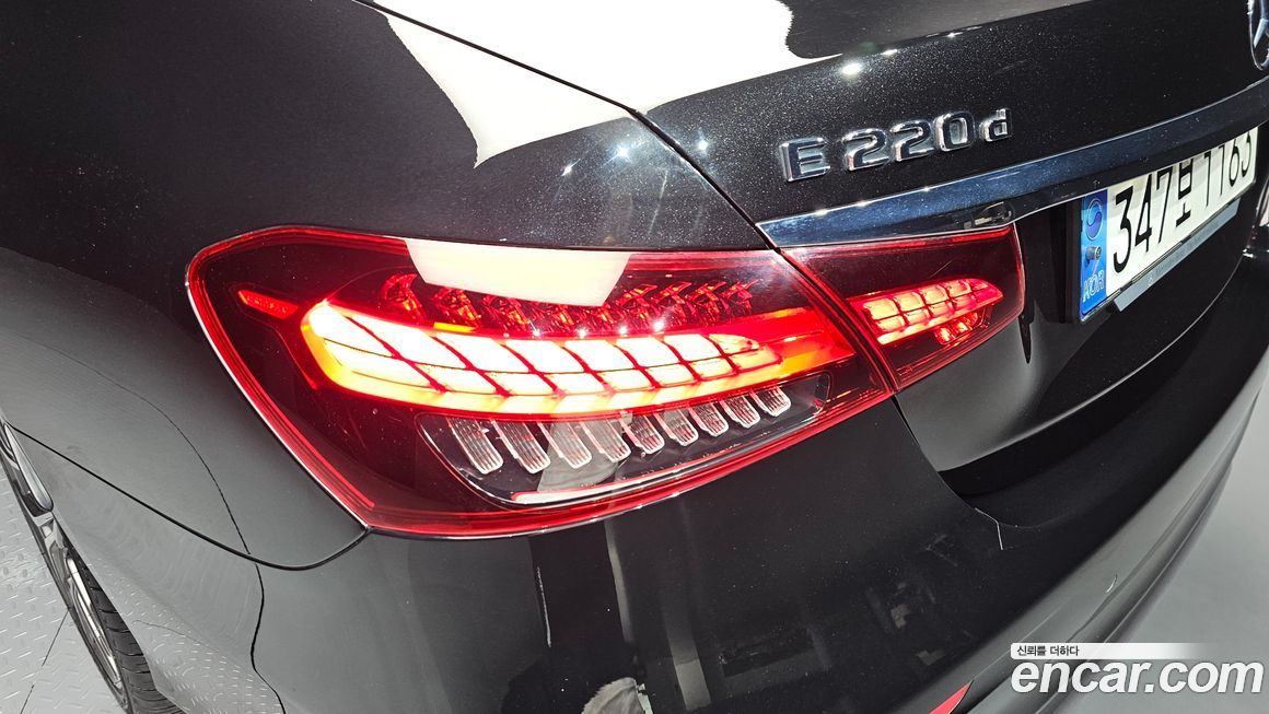 Mercedes-Benz E-Class 2021