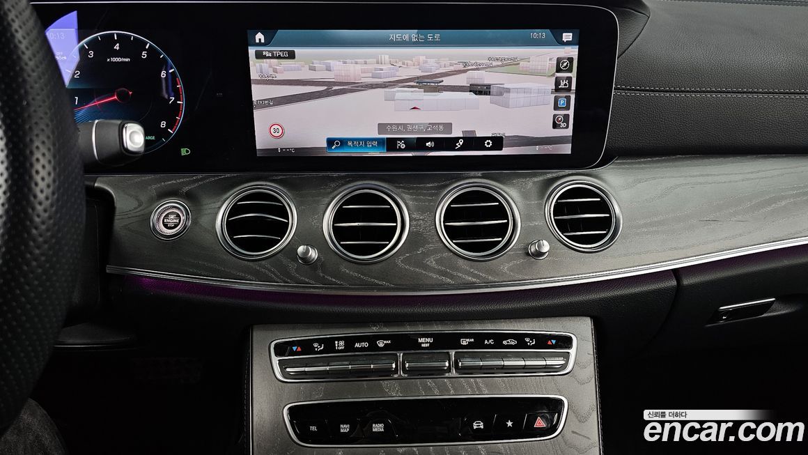 Mercedes-Benz E-Class 2022