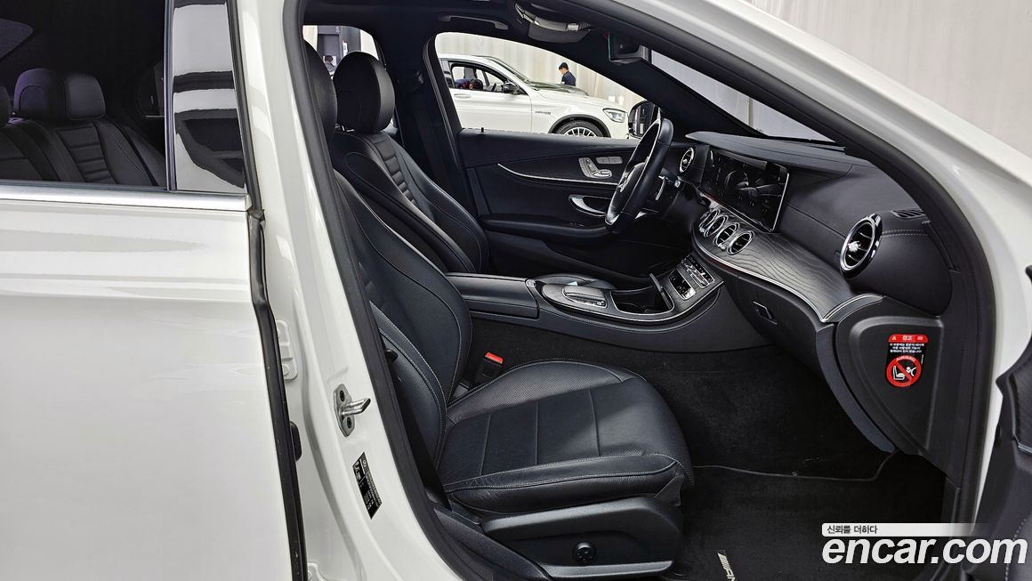 Mercedes-Benz E-Class 2022