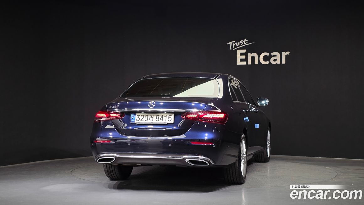 Mercedes-Benz E-Class 2022