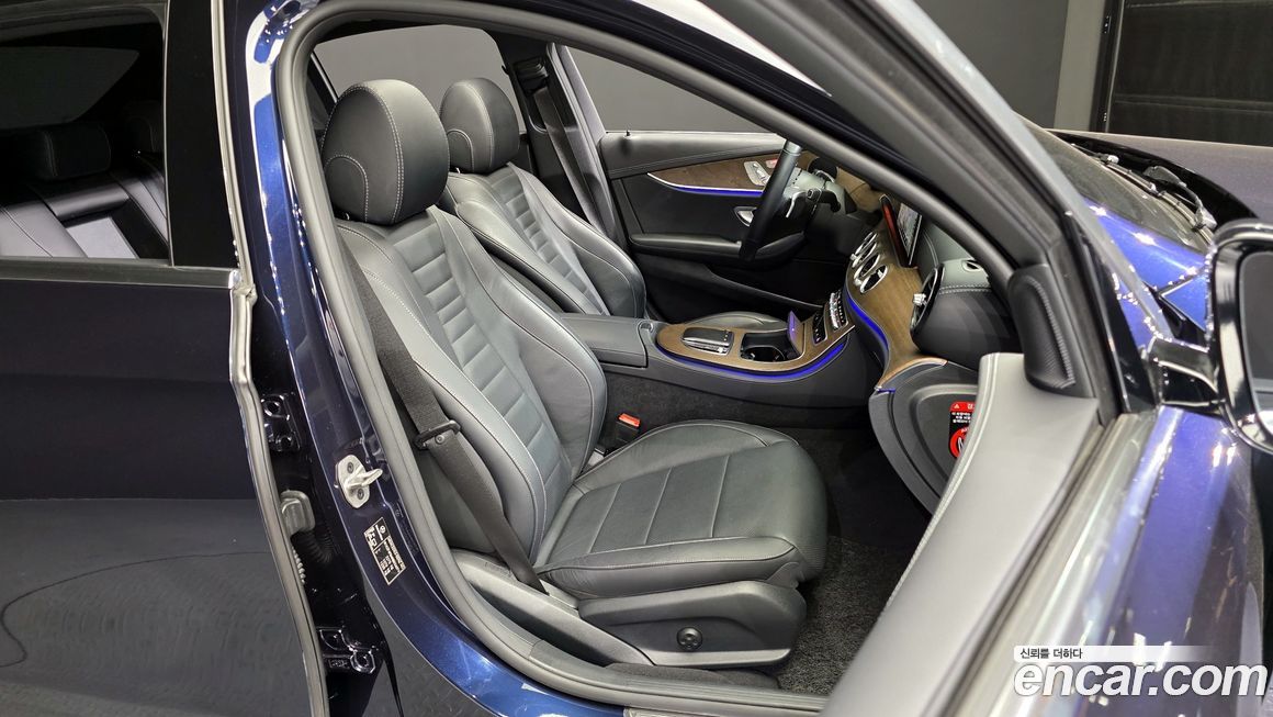 Mercedes-Benz E-Class 2022