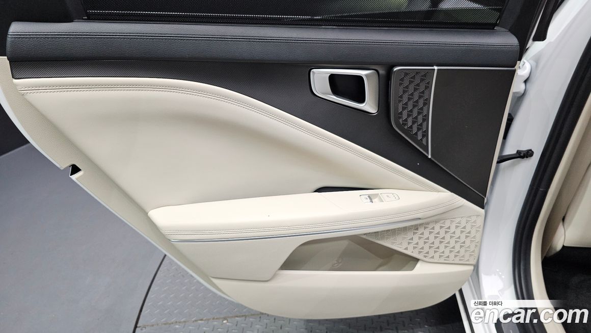 Kia K8 2025