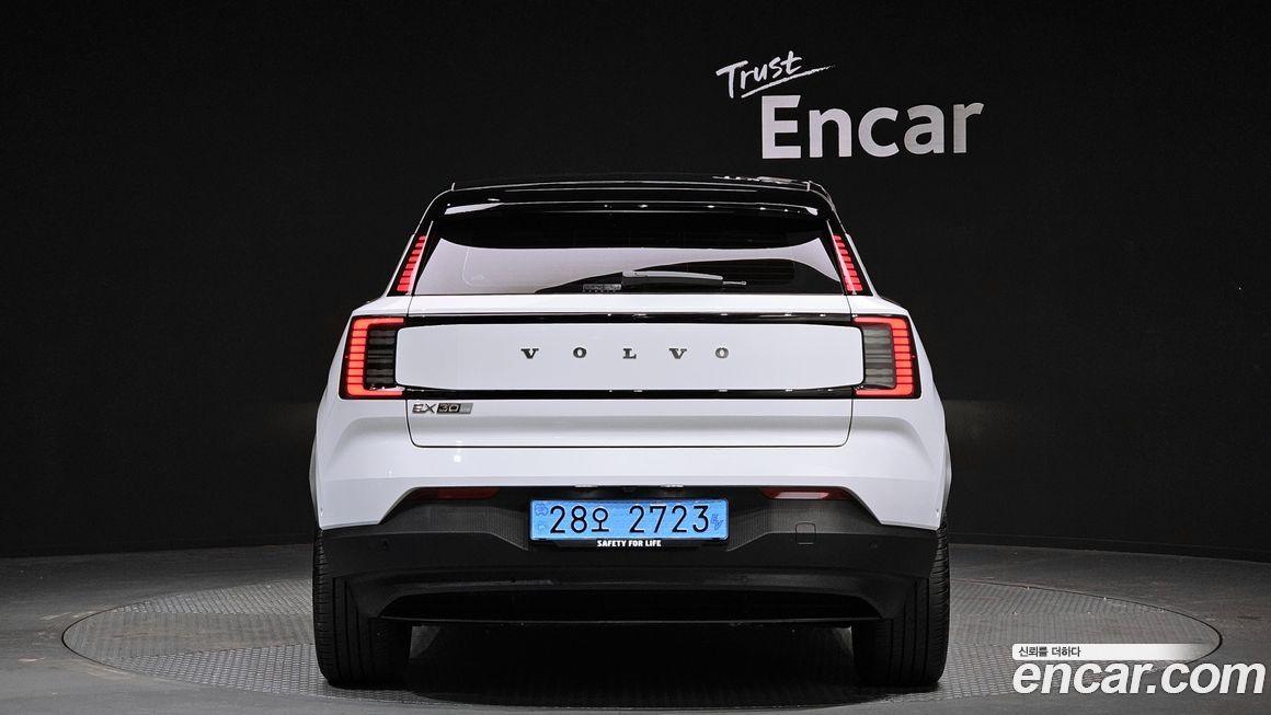 Volvo EX30 2025