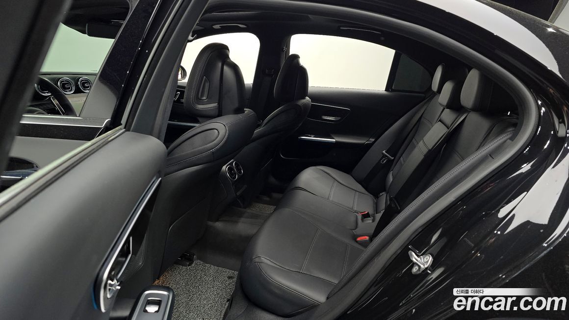Mercedes-Benz C-Class 2023