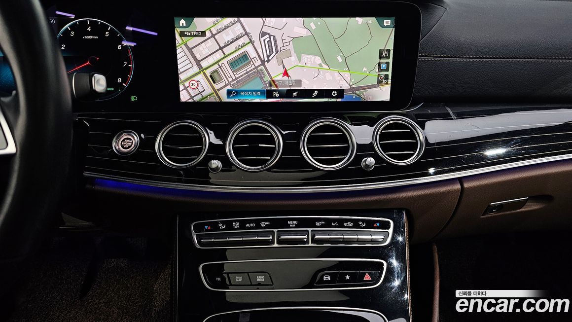 Mercedes-Benz E-Class 2021