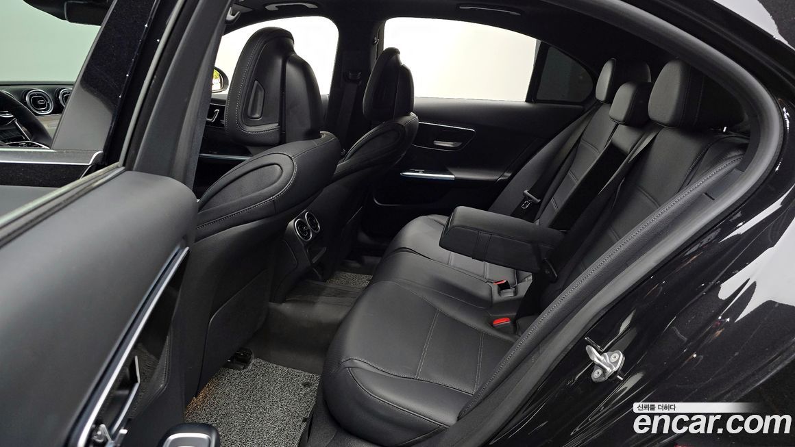 Mercedes-Benz C-Class 2023