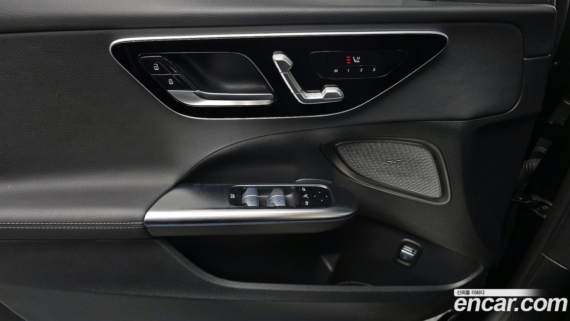 Mercedes-Benz C-Class 2023