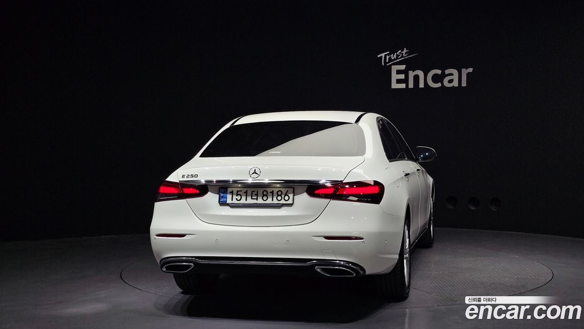 Mercedes-Benz E-Class 2021