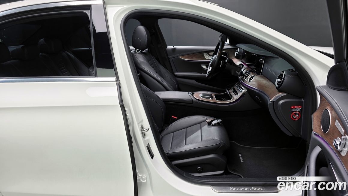 Mercedes-Benz E-Class 2021