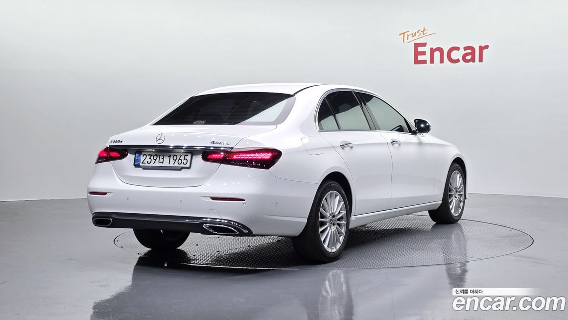 Mercedes-Benz E-Class 2021