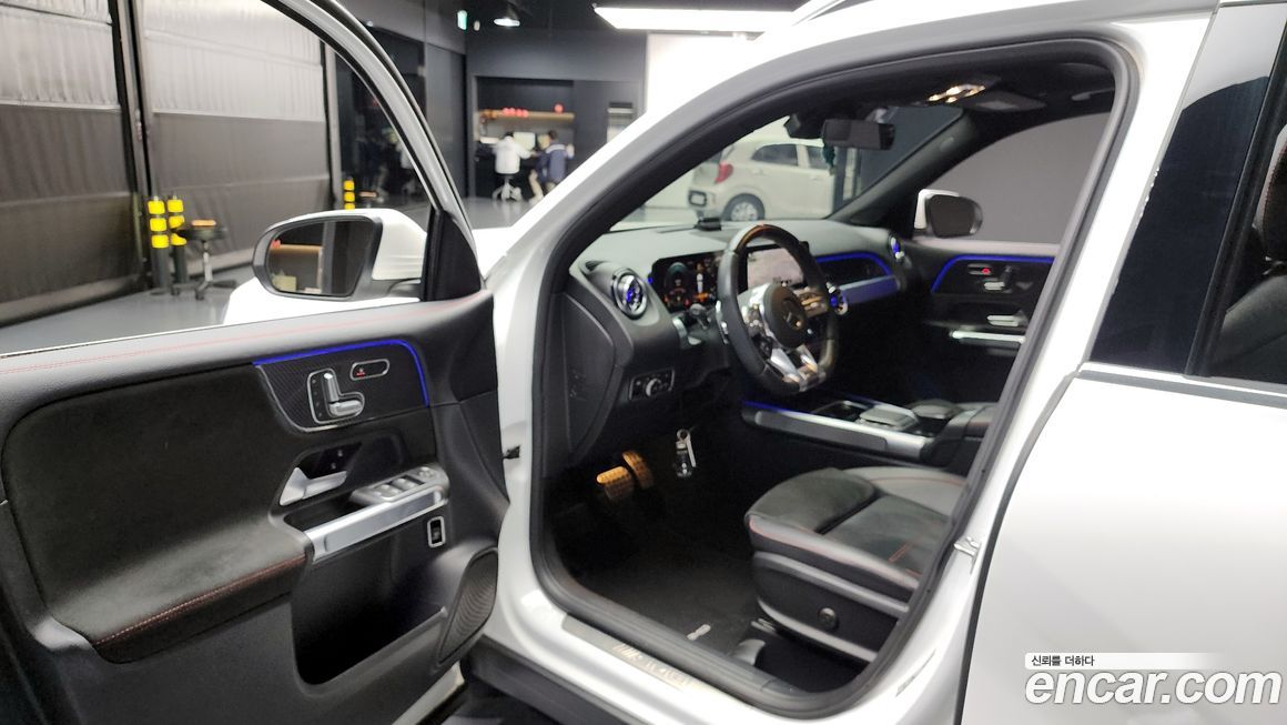 Mercedes-Benz GLB-Class 2023