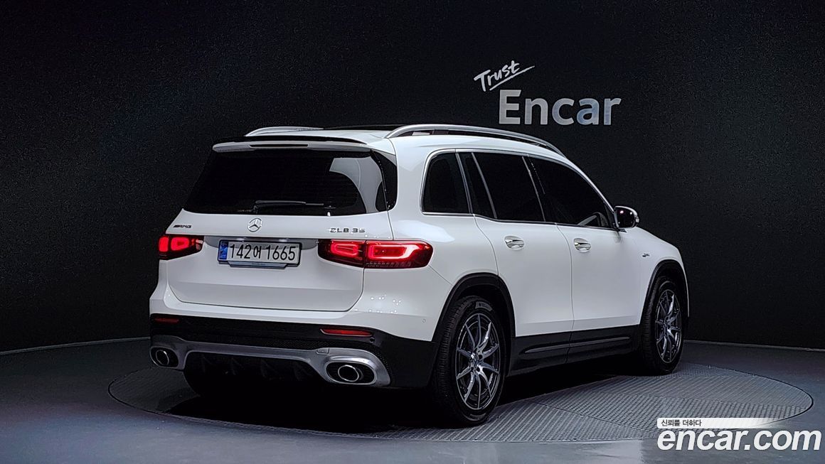 Mercedes-Benz GLB-Class 2023