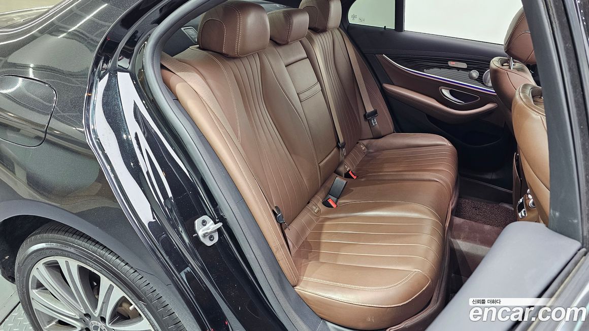 Mercedes-Benz E-Class 2021